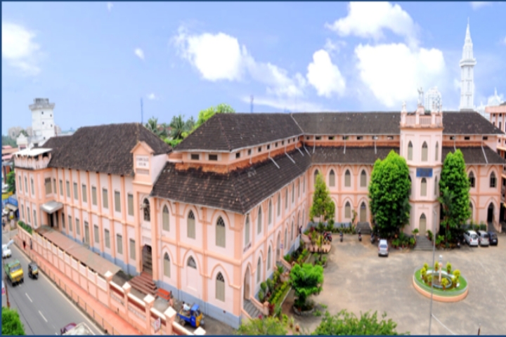 https://cache.careers360.mobi/media/colleges/social-media/media-gallery/14089/2018/9/15/Campus View of St Thomas College Thrissur_Campus-view.jpg